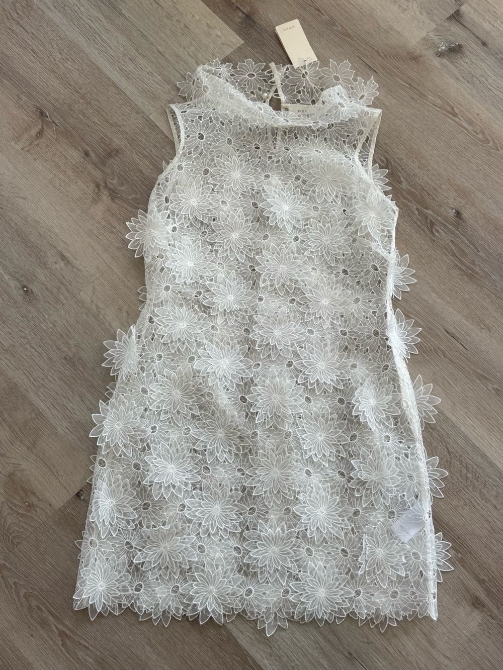 2026 NWT DÔEN Adelia White Floral Cutwork Mini Dress Size S - Picture 2 of 7